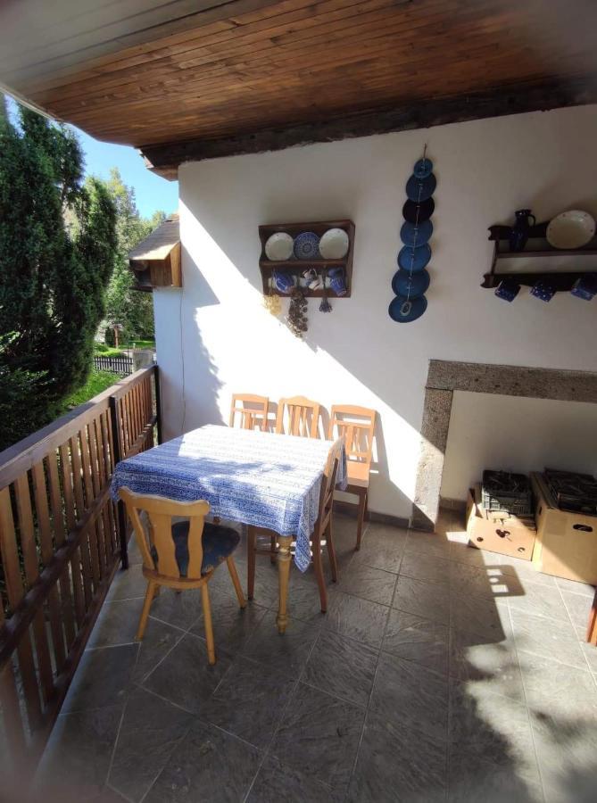 Cafe Nostalgie Ctyrluzkovy Apartman Krásná Lípa Extérieur photo